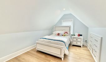 225 Hoyt St, Darien, CT 06820