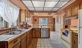 87 School St, Ahmeek, MI 49901