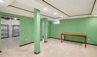 638 Old Ballwin Rd, Ballwin, MO 63021
