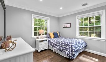 8605 ARDFOUR Ln, Annandale, VA 22003
