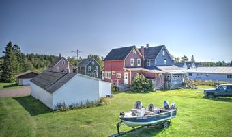 52 Senter St, Ahmeek, MI 49901