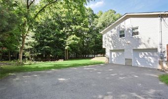 29 Thomsen Dr, Airmont, NY 10952
