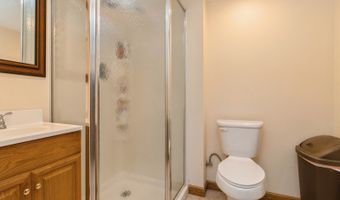 953 Robin Cir, Altoona, IA 50009