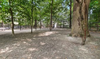 5904 MOUNT EAGLE Dr 105, Alexandria, VA 22303