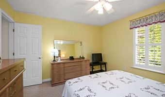 108 Lock Ln, Alum Creek, WV 25003