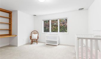 60 Pheasant Dr, East Greenwich, RI 02818