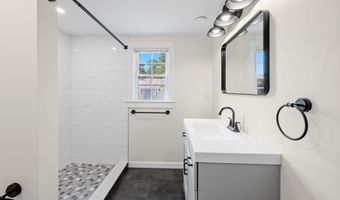 15 1st St, Bourne, MA 02532