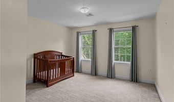 16 Leonard Dr, North Smithfield, RI 02896