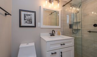 38 Holly Dr, Parlin, NJ 08859