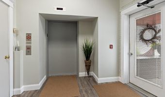 24 Pleasant St, Bangor, ME 04401