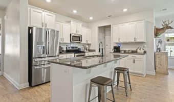 5367 Overland Dr, Biloxi, MS 39532