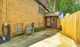 1805 ST Clair River Dr, Algonac, MI 48001