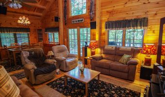 123 Richards Ln, Abbot, ME 04406