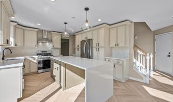 1831 Haverford Dr, Algonquin, IL 60102