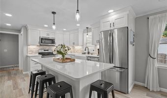 16 Red Cedar Dr, Cranston, RI 02920