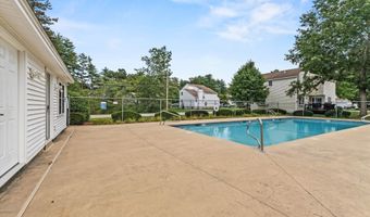27 Country Hill Rd, Nashua, NH 03063