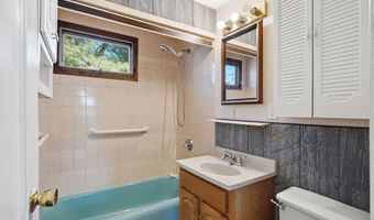 18-20 Genetti Cir, Bedford, MA 01730