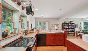 2473 Mt Hope Rd, Dodgeville, WI 53533