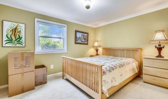 7513 HOLIDAY Ter, Bethesda, MD 20817