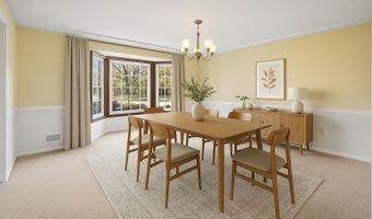 4 Westminster Dr, Annandale, NJ 08801