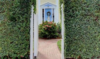 5 Pell St, Newport, RI 02840