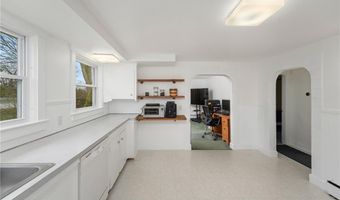 1737 Wampanoag Trl, Barrington, RI 02806