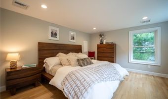 136 Aldrich Rd, Glocester, RI 02857