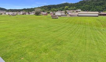 32 Diamond Dr, Barboursville, WV 25504