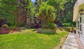 186 Lindholm Ln, Arcata, CA 95521