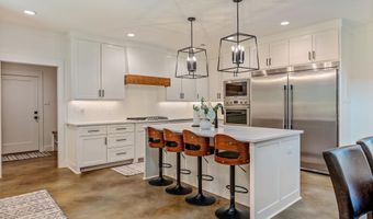 3009 Pine Hill Dr, Benton, AR 72019