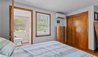 61 Richmond St, Bristol, RI 02809
