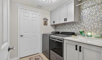 145 SILVER FALLS Dr, Apollo Beach, FL 33572