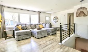 128 Elizabeth Dr, Aberdeen, SD 57401