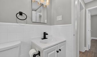2026 N VERMONT St 301, Arlington, VA 22207