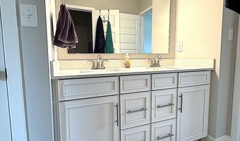10277 Pigato Dr, Zionsville, IN 46077