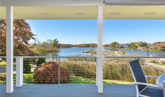 1 Delray Dr, Narragansett, RI 02882