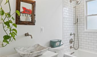 8810 LOWELL St, Bethesda, MD 20817