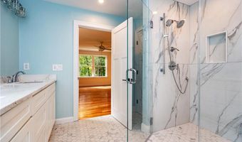 44 Saddlebrook Dr, Warwick, RI 02818