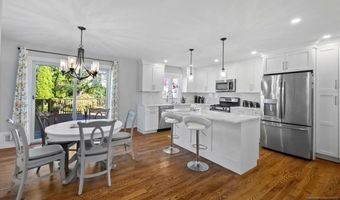 33 Coyne Ct, Bergenfield, NJ 07621