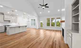 32 S Cheshnut Dr, Bella Vista, AR 72714