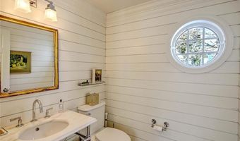 22 Lantern Ln, Barrington, RI 02806