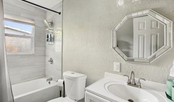 520 FAIRFAX Ln, Apollo Beach, FL 33572