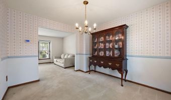 8 SIGNAL HILL Dr, Hockessin, DE 19707