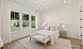 1421 Winston Dr, Charlotte, NC 28205