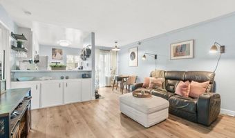 7504 Parkway Dr 100, La Mesa, CA 91942