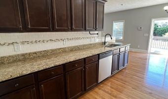 127 Lightwater Dr, Aberdeen, NC 28315