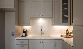 2185 N Roosevelt Ave, Altadena, CA 91001