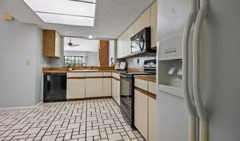 314 8TH St A, Atlantic Beach, FL 32233