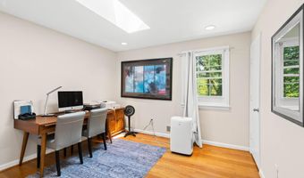 5801 DEVONSHIRE Dr, Bethesda, MD 20816