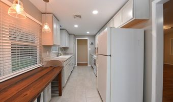 11 Shadow Ln, Apalachicola, FL 32320